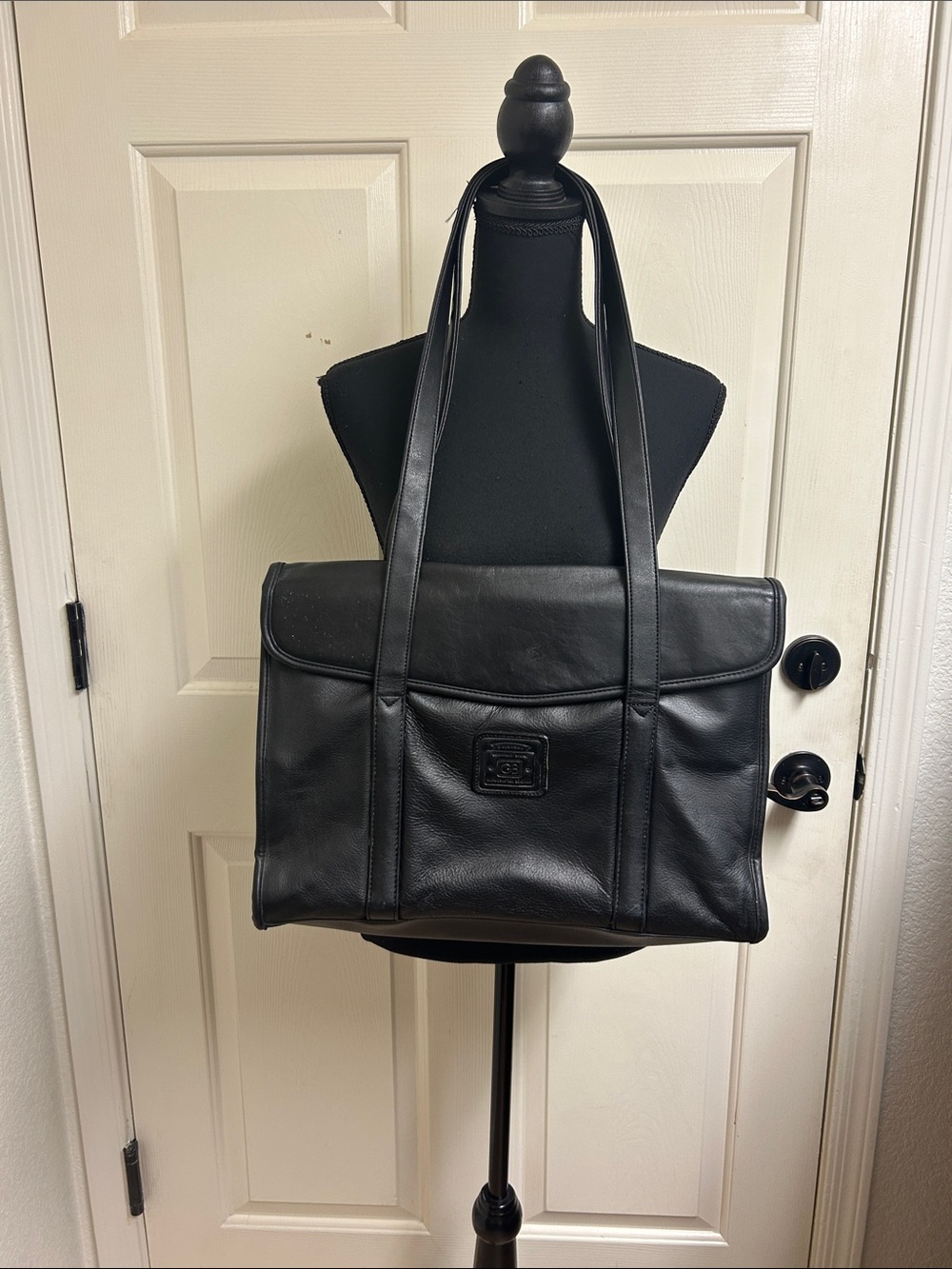 Geoffrey Beene handcrafted genuine leather laptop bag. black leather